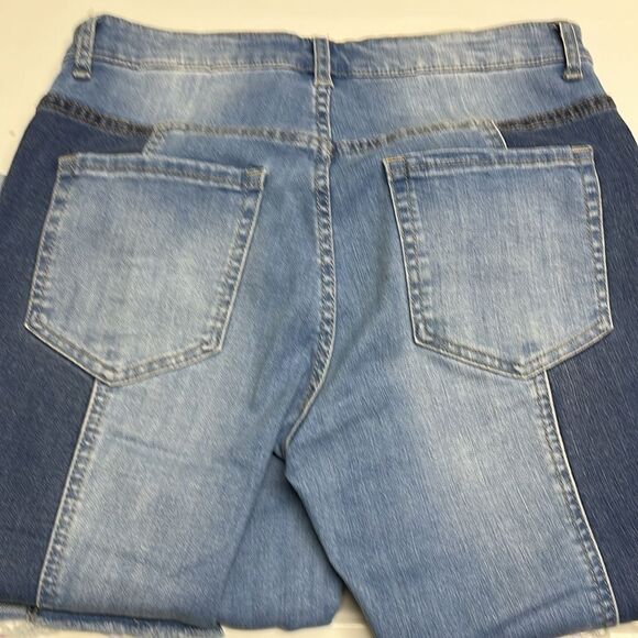 LOGO by Lori Goldstein Patchwork Blue Straight Leg 5 Distressed Jeans- Size 6 - Picture 13 of 15